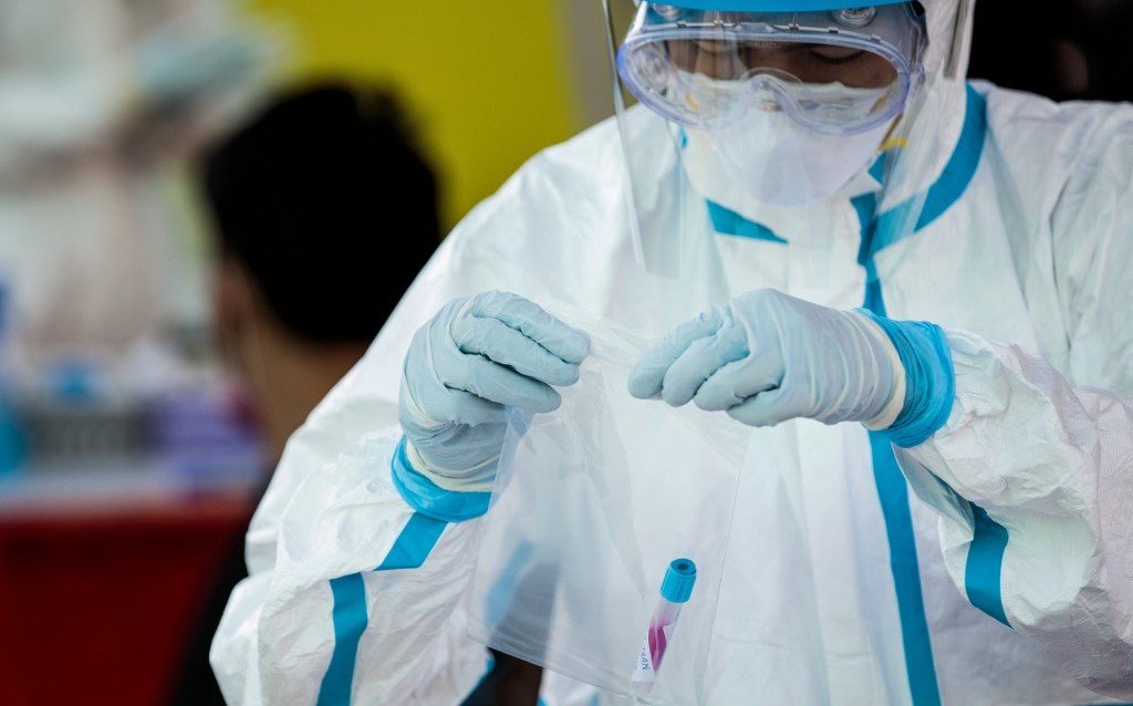 Nueva cepa de coronavirus estaba fuera de control: afirma Reino Unido