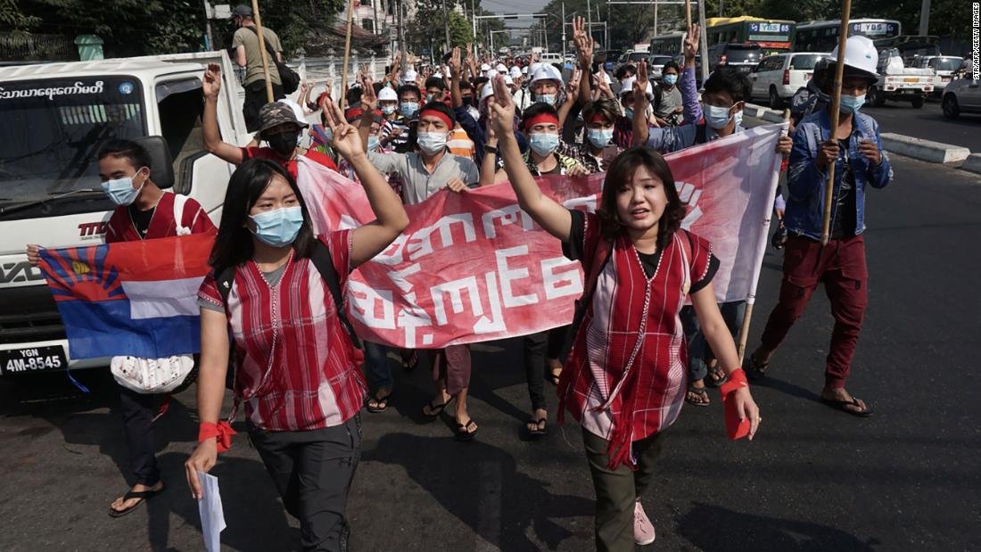 Estallan protestas en Myanmar en desafío al golpe militar