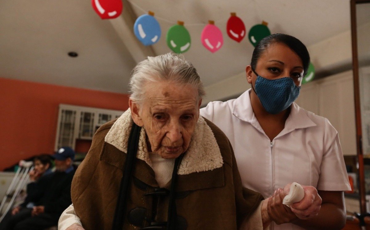 Abuelitos de asilo en CdMx piden regalos de corazón para Navidad