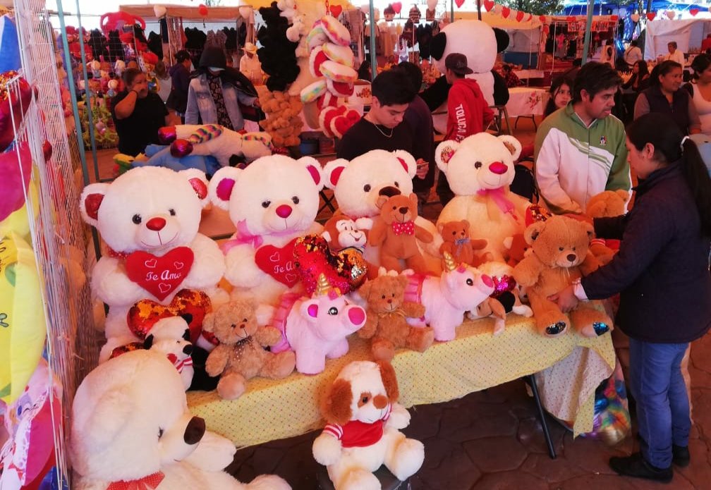 San Valentín dejó mil 600 millones de pesos en el Estado de México