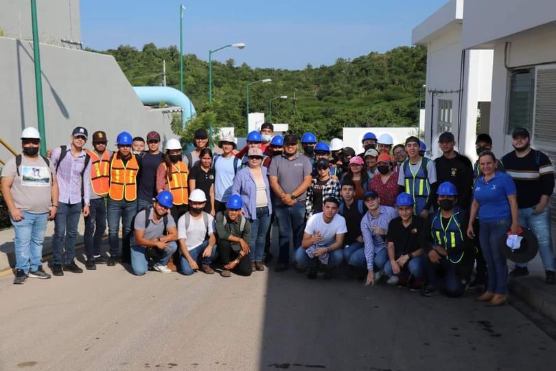 Recorren, futuros Ingenieros Civiles la Potabilizadora Miravalles