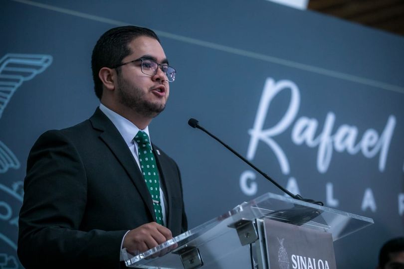 Entrega Rocha Galardón “Rafael Buelna Tenorio” 2022 a 19 jóvenes destacados del