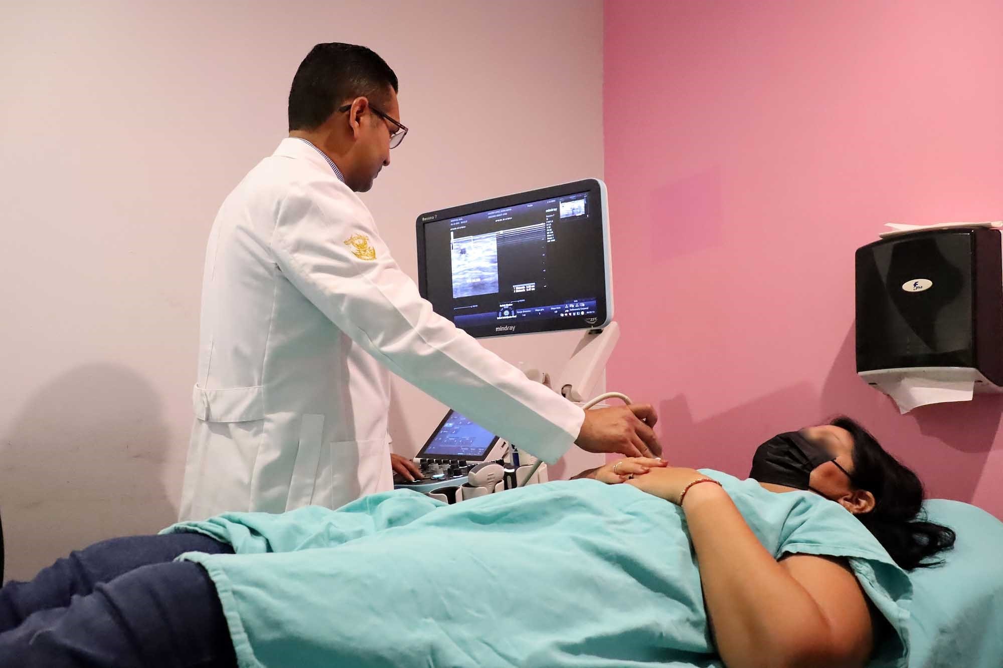 Un tratamiento del cáncer de mama más certero, busca investigador mediante proye