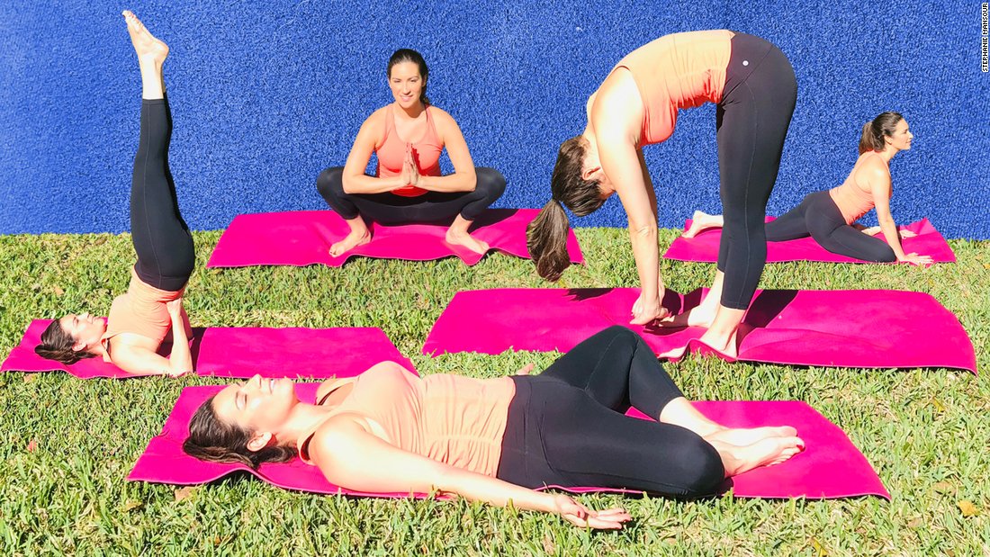 Yoga para obtener energía: reduce la fatiga con esta sencilla rutina
