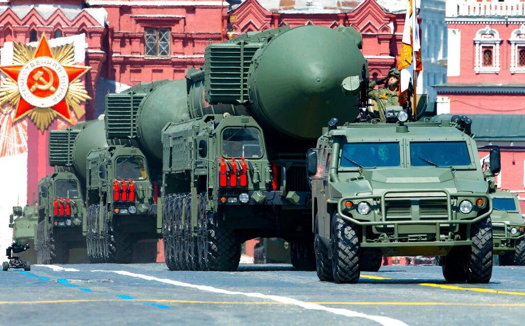 Parlamento de Rusia aprueba ampliar tratado de armas nucleares con EU