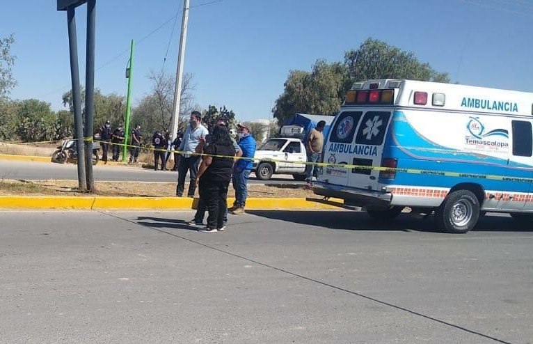 Temascalapa. Tráiler atropella a regidora