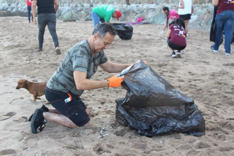 *Dependencias de gobierno unen esfuerzos por mantener limpias las playas de Maza