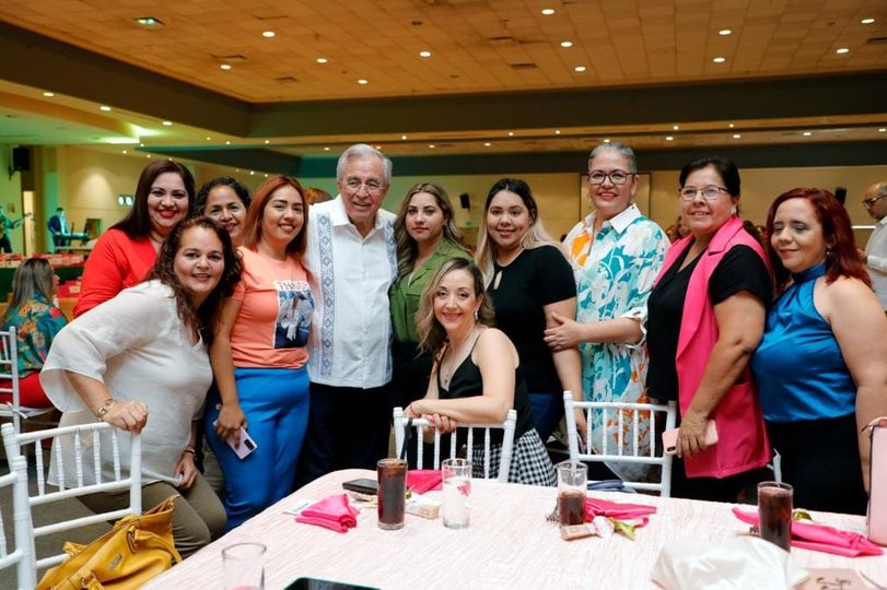 Rocha festeja a las madres de SEPyC