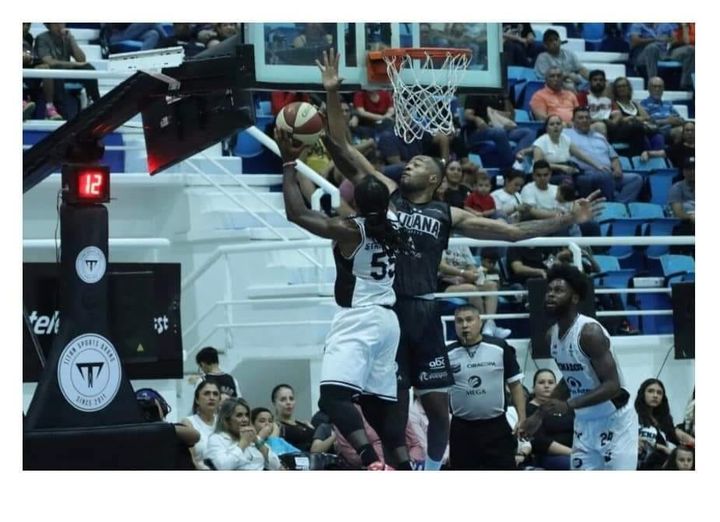 Venados Basketball arranca playoff con dramático encuentro en casa; este sábado
