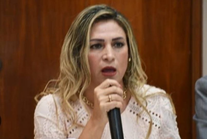 LA EXTRAÑA MUERTE DE MARÍA LEÓN