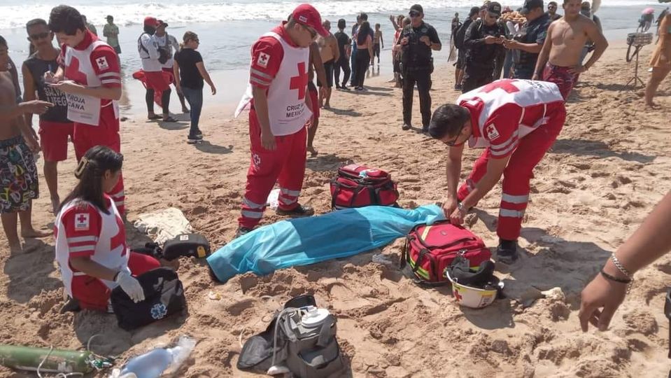 *Policía Acuática realiza rescate múltiple y otro simultáneo de turistas origina