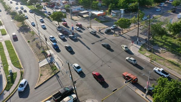 *Ayuntamiento aplica pintura termoplástica para mejorar la movilidad en Culiacán
