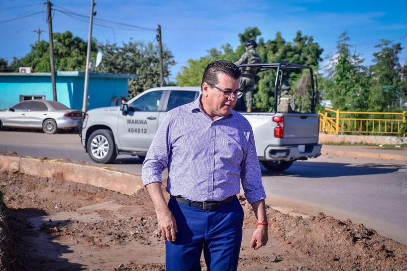 *“Avanzan los trabajos de la glorieta en Avenida de Las Torres”.*
