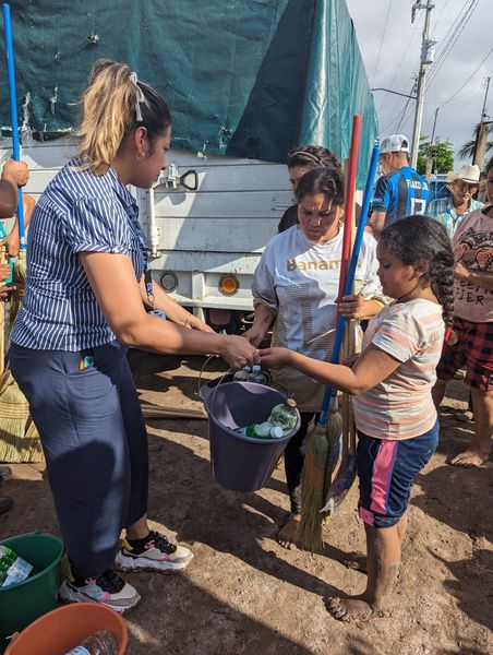 *Sistema DIF Bienestar de Culiacán brinda apoyo oportuno a habitantes de Mezquit