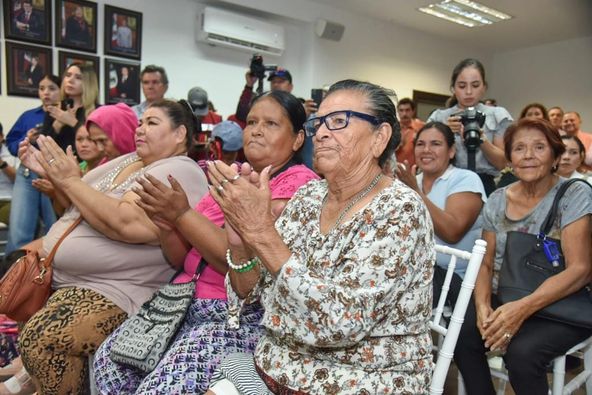 *Familias ahomenses que fueron afectadas por “Norma” reciben apoyos.*