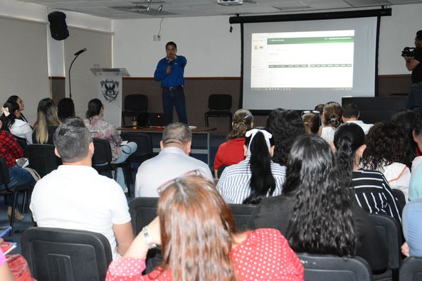 Socializa la Nueva Universidad la Jornada Institucional para la Evaluación al De