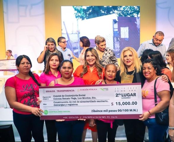 Comité ciudadano de la Renato Vega recibe el Premio de segundo lugar “Contralorí