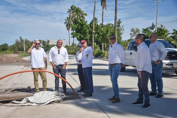 Alcalde Gerardo Vargas realiza supervisión de obra en bulevar Rosales.