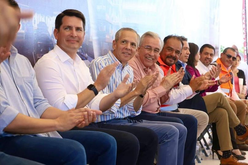 Rocha coloca la primera piedra de Ciudad Millennial en Los Mochis.