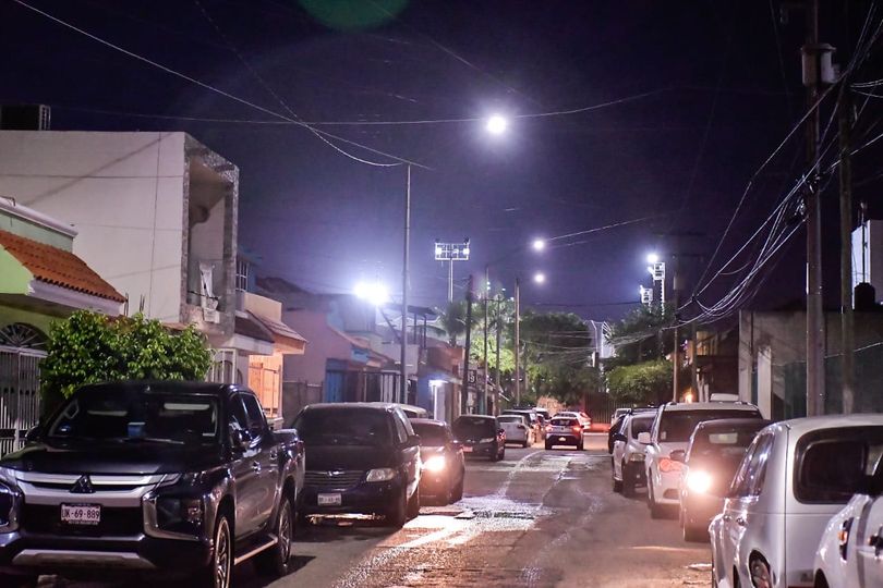 *Villas del Estero resplandece con nuevo alumbrado público*