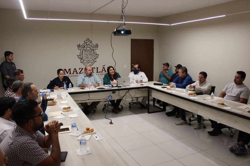 *Capacitan a productores de agave en Mazatlán para obtener certificación de mezc