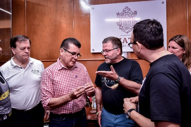 *Alcalde Edgar González sostiene encuentro con científicos de la NASA*