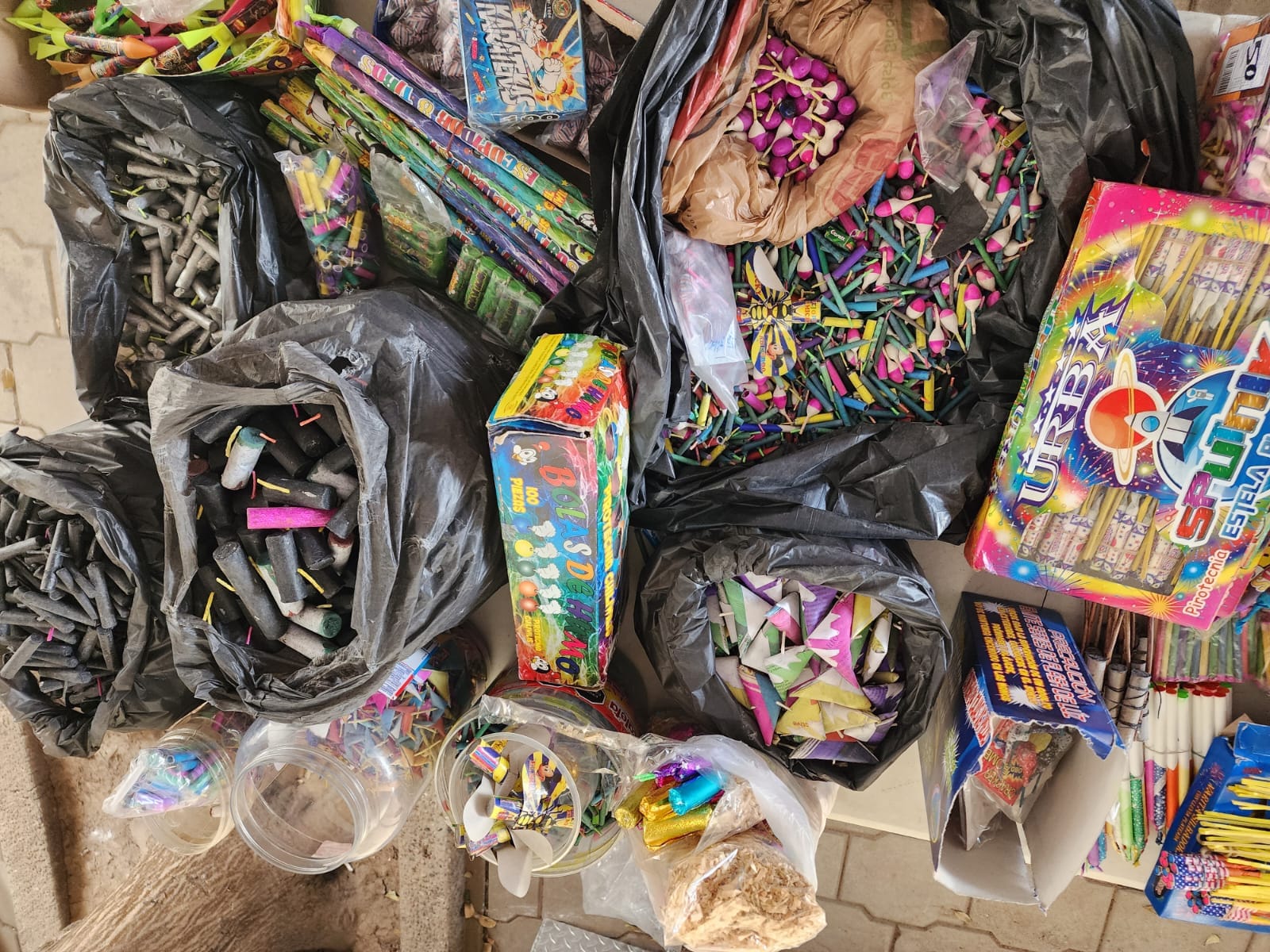 100 KILOGRAMOS DE PIROTECNIA LOS DECOMISADOS EN CULIACÁN.