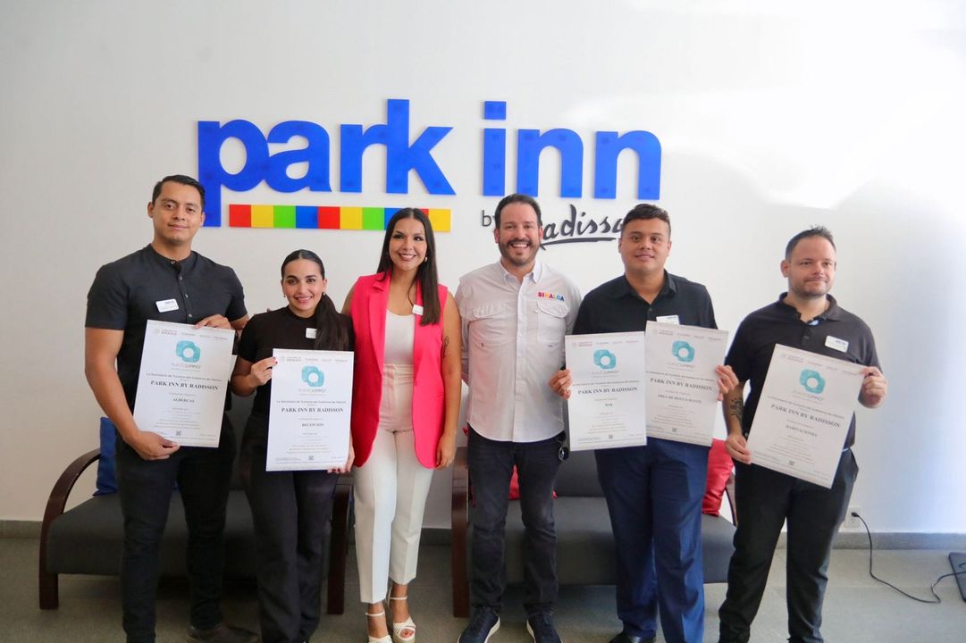 Entrega Sectur distintivo Sello Limpio a hotel Park Inn by Radisson en Mazatlán, Para propiciar la incorporación de l...