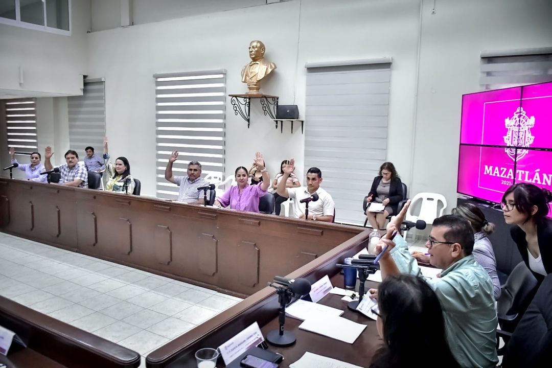 *Aprueba Cabildo iniciativa de creación de Reglamento interior del Consejo de Mejora Regulatoria de Mazatlán.* _En sesió...