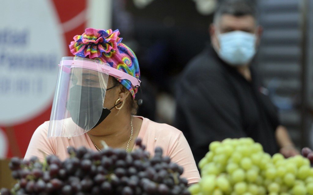 Panamá aprueba uso de vacuna de Pfizer; impone cuarentena en el país