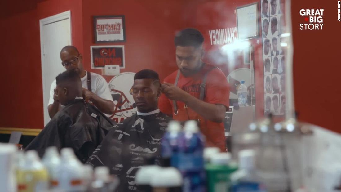 Cómo los barberos negros se han convertido en defensores de la salud mental de los hombres afroamericanos