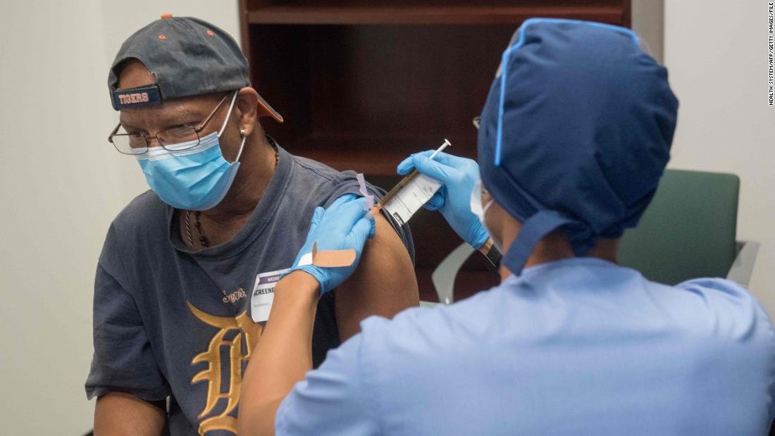 El comité de la FDA vota para recomendar la autorización de uso de emergencia de la vacuna contra el coronavirus de Moderna