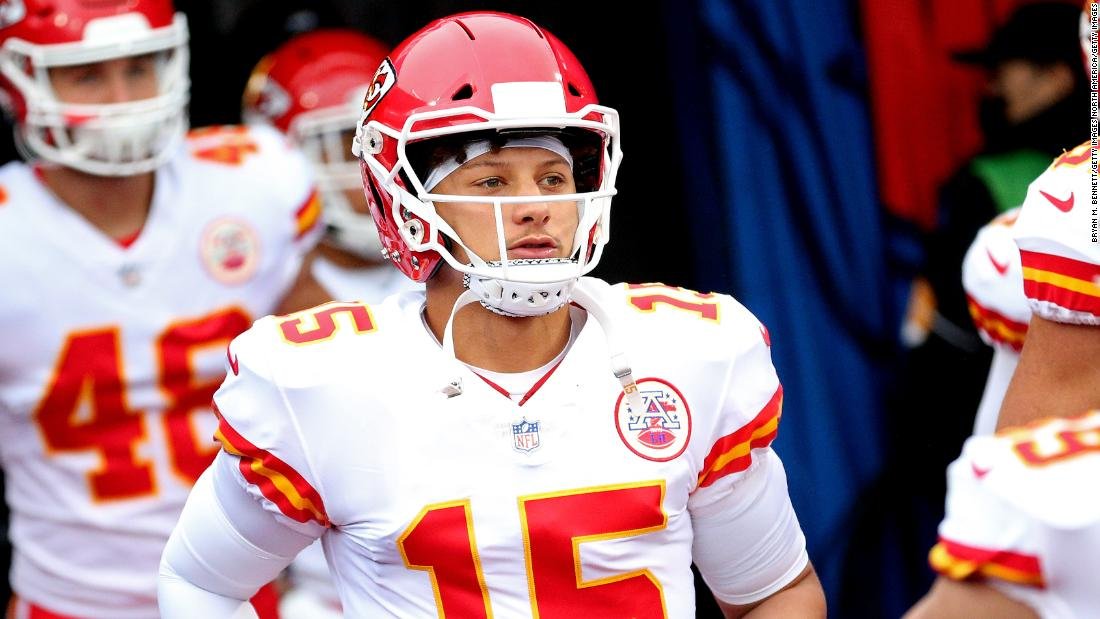 La prueba positiva de Covid-19 de un barbero causa miedo a los Kansas City Chiefs, dicen los informes