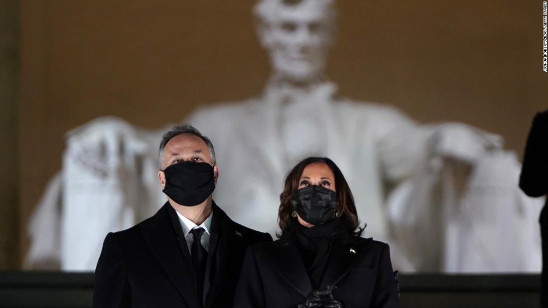 Dentro de los primeros días históricos de Kamala Harris