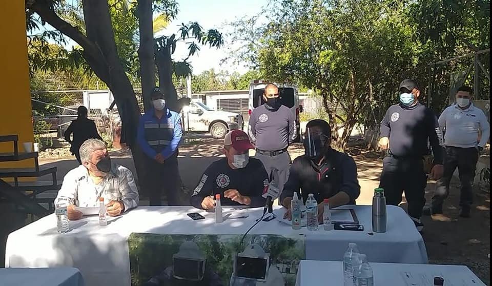 CON PRÁCTICAS ELEMENTOS DE PROTECCIÓN CIVIL APRENDEN SOBRE EL MANEJO DE ABEJAS