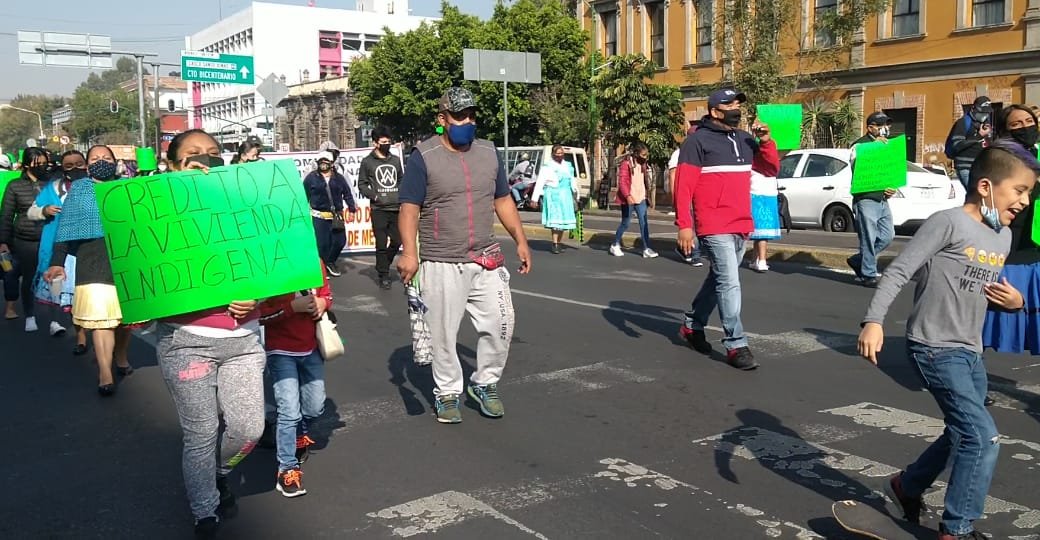 En CdMx, integrantes de comunidades indígenas marchan hacia el Zócalo
