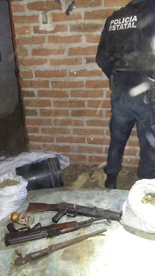 Dos armas y presunta droga son aseguradas en Choix por BOMU