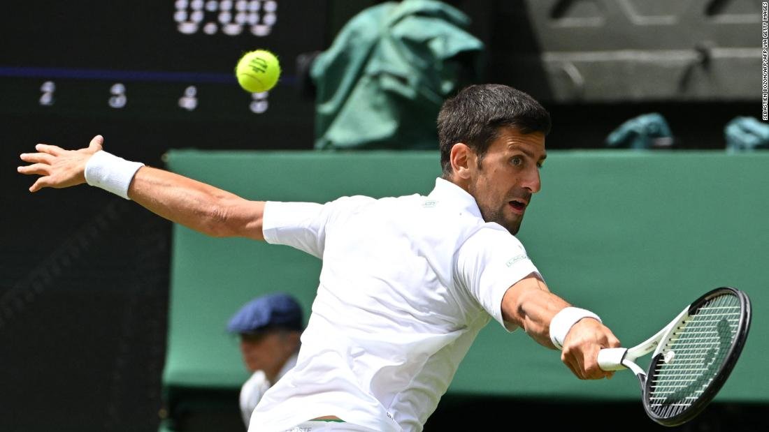 Novak Djokovic en la tercera ronda de Wimbledon después de una actuación brillante