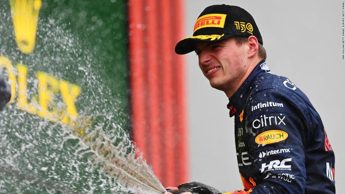 Max Verstappen domina para ganar el Gran Premio de Emilia Romagna mientras Ferrari lucha