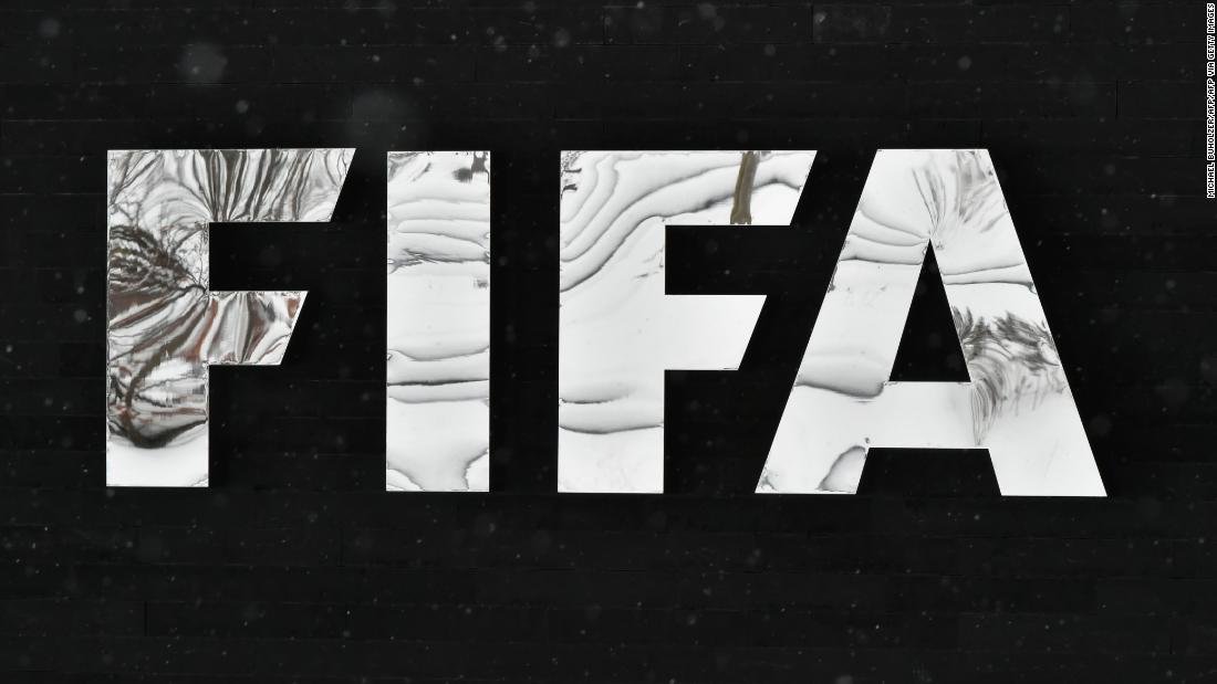 La FIFA y la UEFA suspenden de las competiciones a todos los equipos internacionales y de clubes rusos