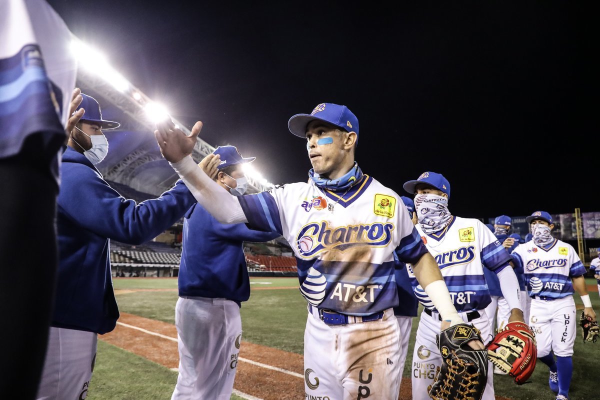 Charros barre a Guasave a batazos