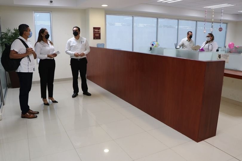 Cónsul de Guatemala visita Mi Ángel del Camino de DIF Mazatlán