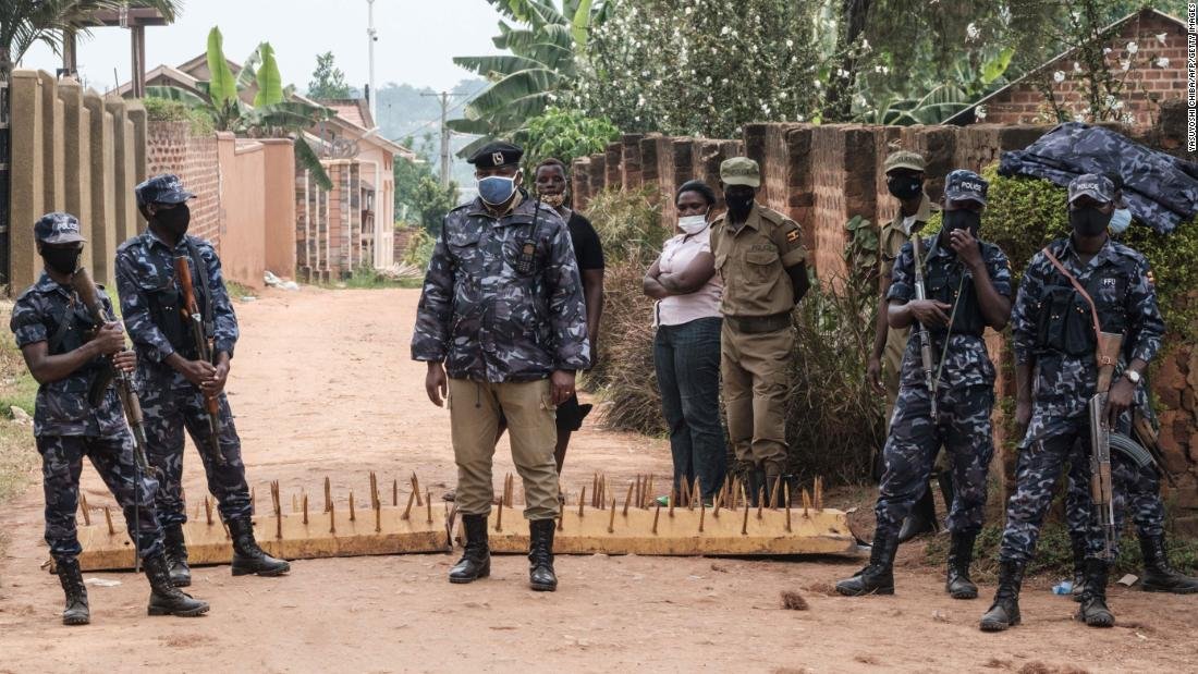 Las fuerzas de seguridad de Uganda se retiran de la casa de Bobi Wine