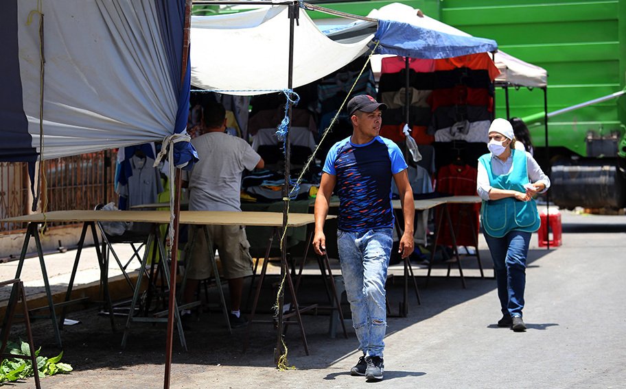 Torreón. Aumentan solicitudes de ventas en la calle por la pandemia