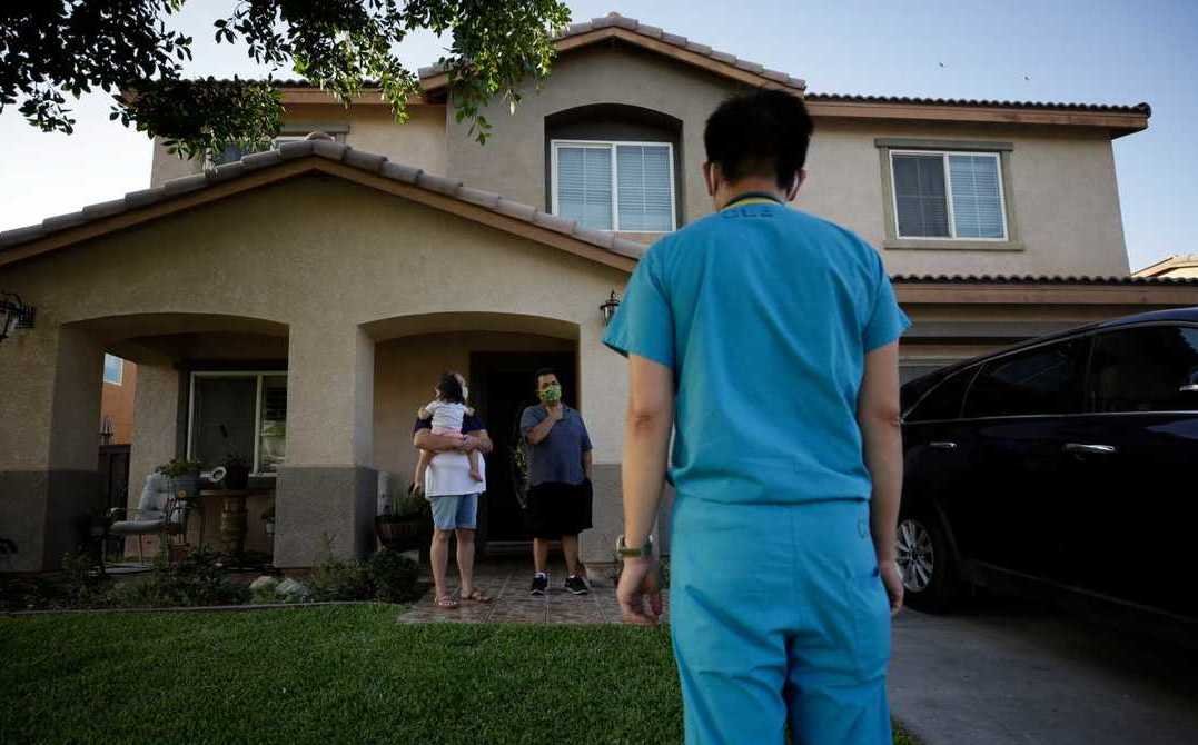 California evalúa la posibilidad de un confinamiento total