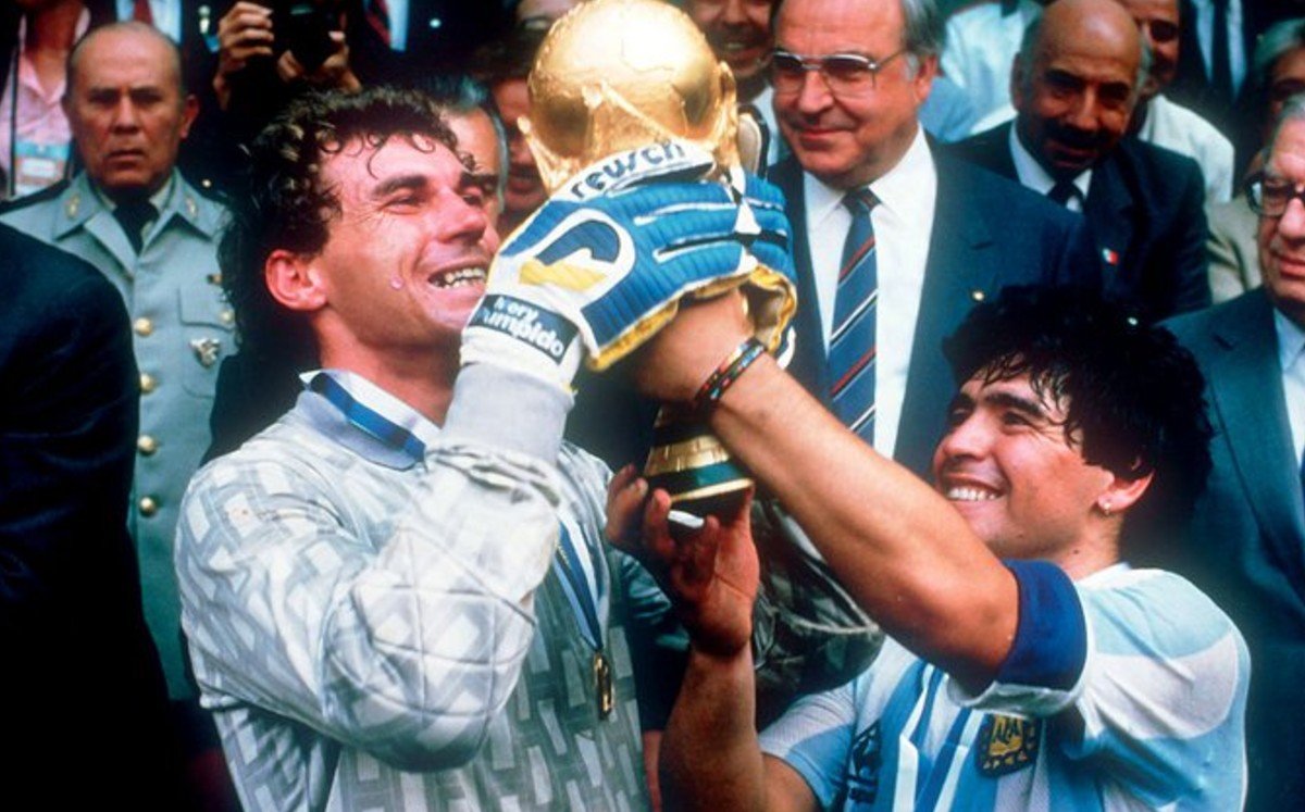Nery Pumpido quería que Maradona fuera enterrado con la Copa del Mundo
