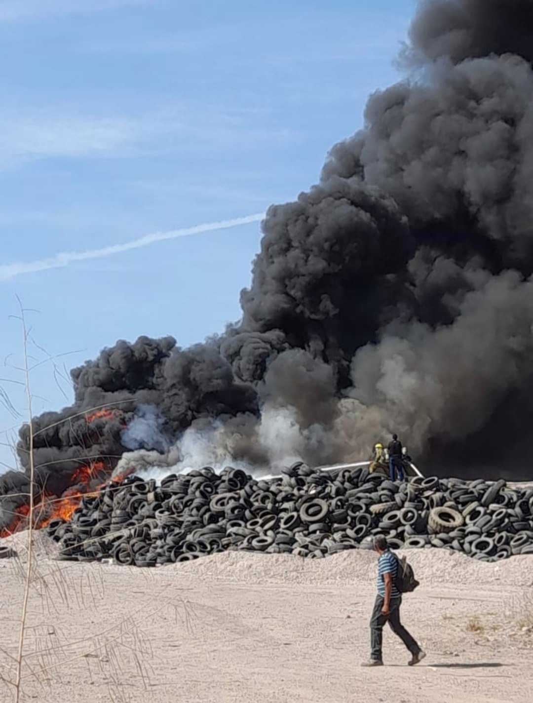 *Autoridades municipales se coordinan para apoyar incendio suscitado en Relleno