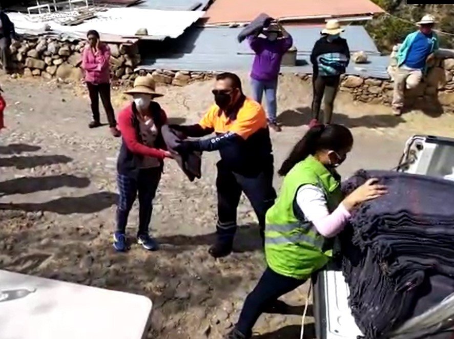 Entregan más de 60 cobijas en comunidades rurales de Irapuato