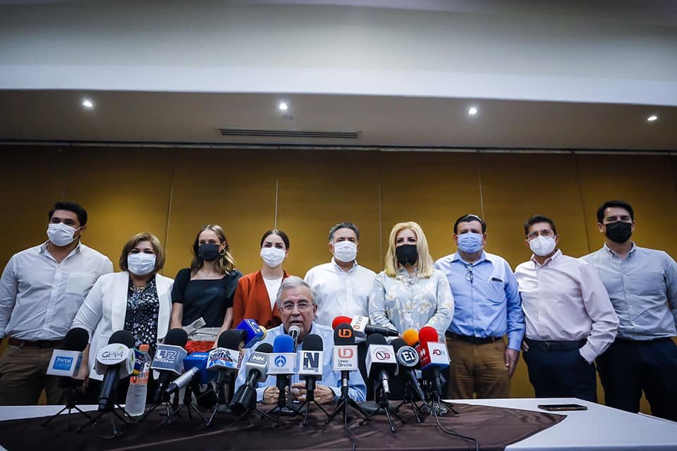 Presenta Rubén Rocha Moya a integrantes de Comisión de Enlace para la entrega-re
