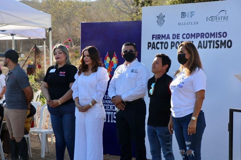 Firman pacto por el autismo en Mazatlán